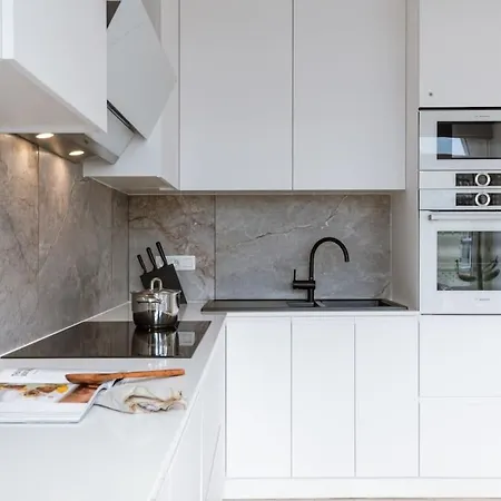 Huswell - Brand New Near The