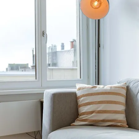 Huswell - Brand New Near The Apartment *