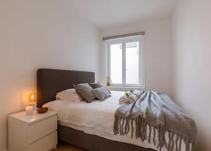 Huswell - Brand New Near The בלנקנברג