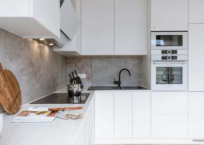 Huswell - Brand New Near The